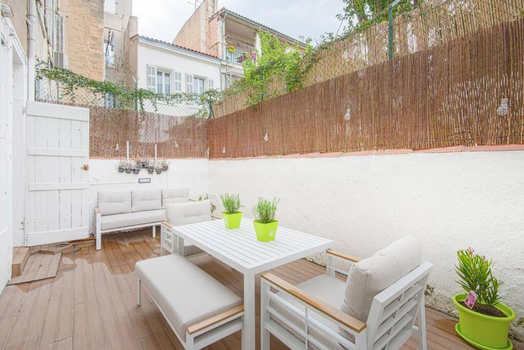 Longchamp Grand T2 De Gamme Terrasse Apartment Marseille