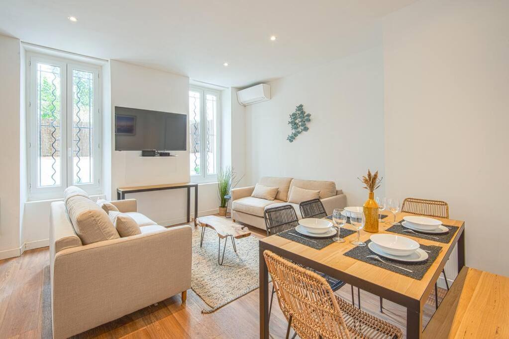 Longchamp Grand T2 De Gamme Terrasse Apartment *